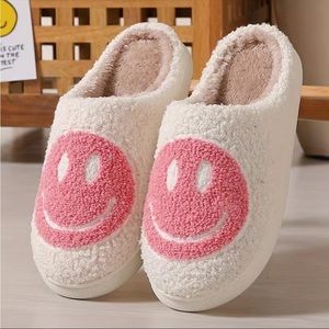 NWT Smiley Plush Slippers White/Pink